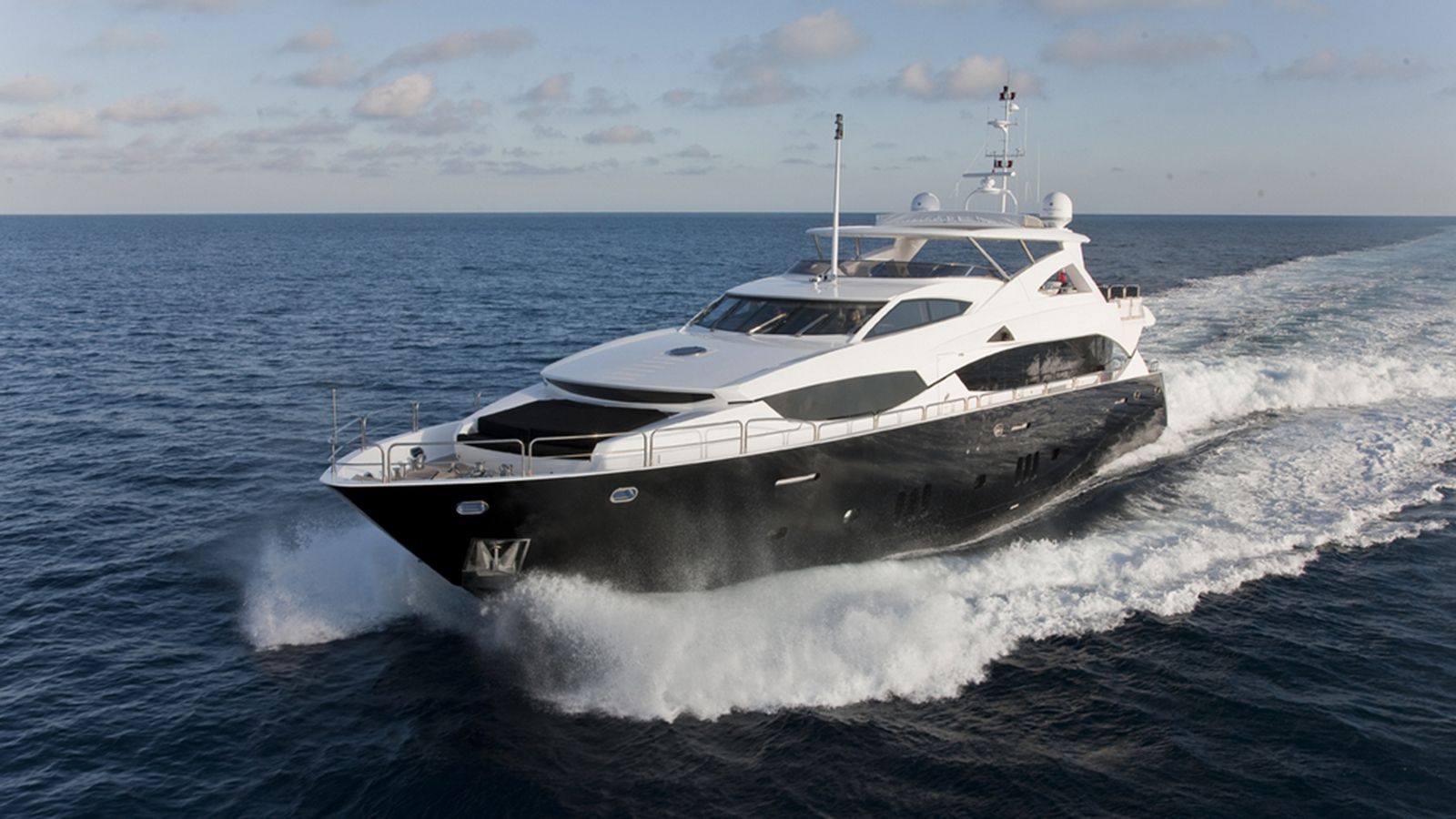 SEAHORSE yacht (Sunseeker, 33.91m, 2011)